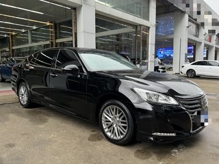 丰田皇冠 2.0T 