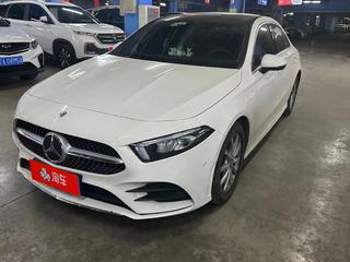 奔驰A级 A200L 1.3T 自动 运动轿车版 