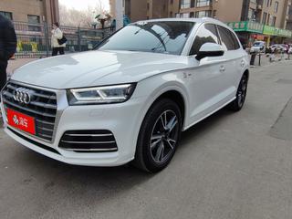 奥迪Q5L 40TFSI 2.0T 自动 荣享时尚型 