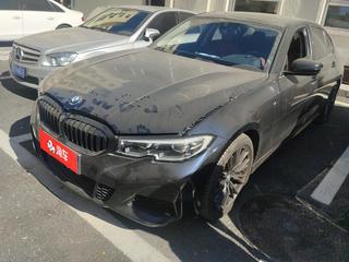 宝马3系 325i 2.0T 自动 M运动曜夜套装 