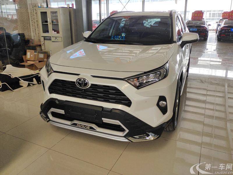 丰田RAV4 2022款 2.0L 自动 前驱 风尚PLUS版 (国Ⅵ) 