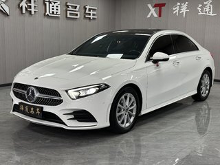 奔驰A级 A200L 1.3T 自动 运动轿车版 