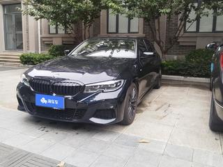 宝马3系 325Li 2.0T 自动 M运动曜夜套装 