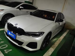 宝马3系 325i 2.0T 自动 M运动曜夜套装 