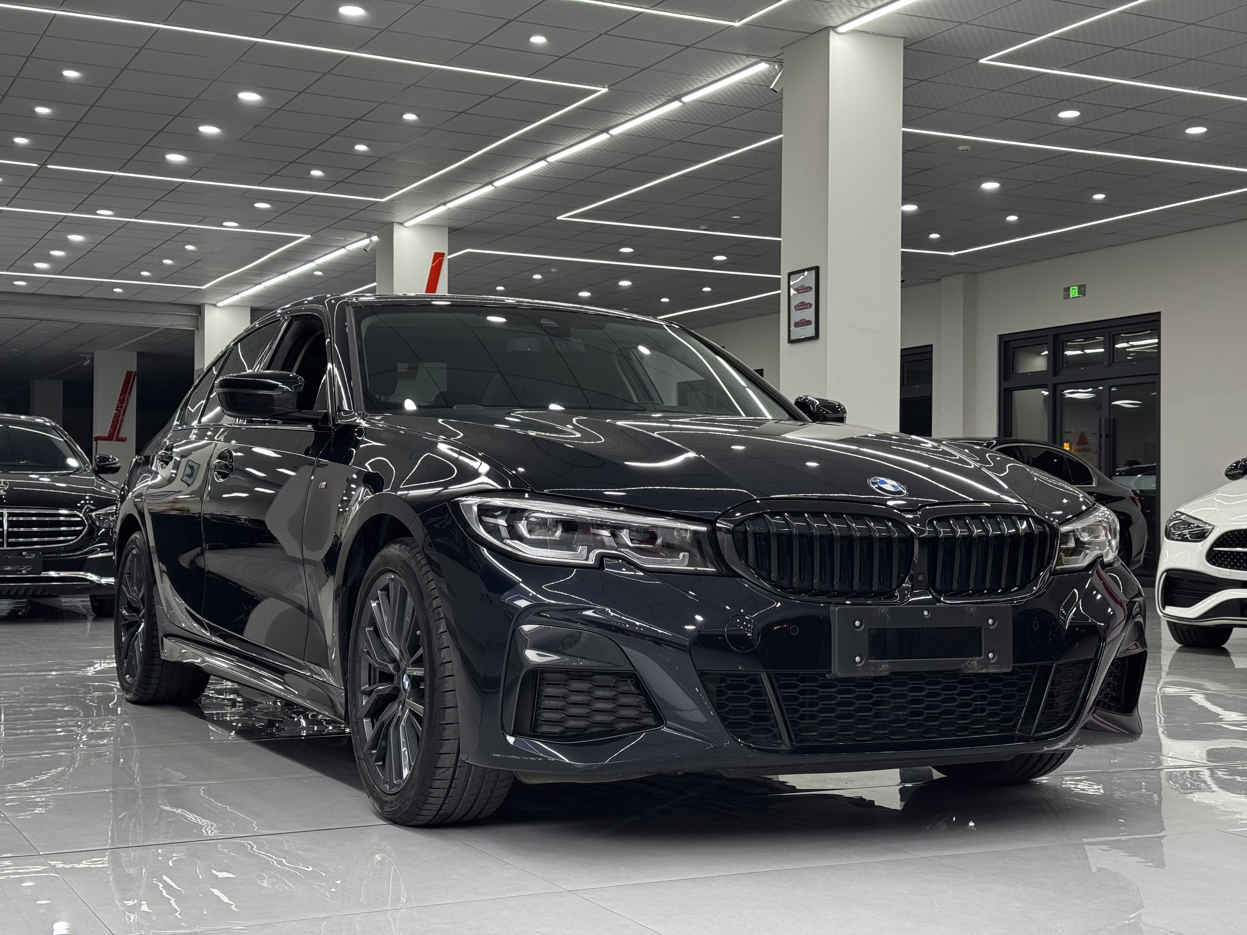 宝马3系 325i 2021款 2.0T 自动 汽油 改款二M运动曜夜套装 价格0万