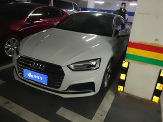 奥迪A5掀背 40TFSI 2.0T 自动 时尚型 