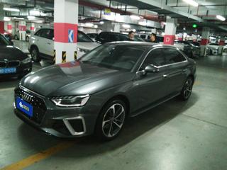 奥迪A4L 40TFSI 2.0T 自动 时尚动感型 