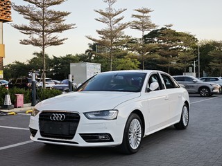 奥迪A4L 35TFSI 2.0T 自动 舒适型 