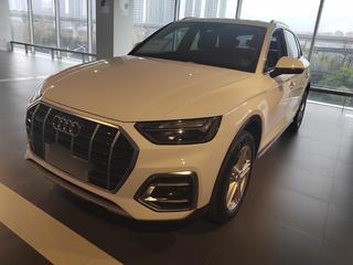 奥迪Q5L 40TFSI 2.0T 自动 时尚动感型 