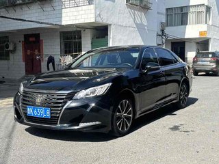 丰田皇冠 2.0T 