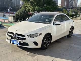 奔驰A级 A180L 1.3T 自动 