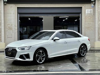 奥迪A4L 40TFSI 2.0T 自动 豪华动感型 