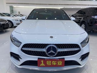 奔驰A级 A180L 1.3T 自动 运动轿车版 
