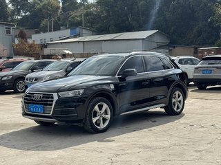 奥迪Q5L 40TFSI 2.0T 自动 改款荣享时尚型 