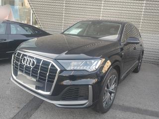 奥迪Q7 55 3.0T 自动 尊贵型quattro-S-line 