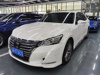 丰田皇冠 2.0T 