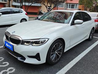 宝马3系 320i 2.0T 自动 运动套装 