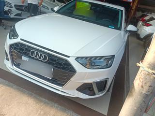 奥迪A4L 40TFSI 