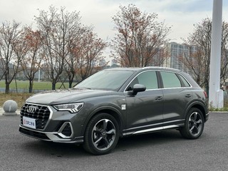 奥迪Q3 35TFSI 1.4T 自动 时尚动感型 