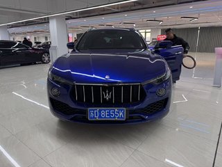 玛莎拉蒂Levante 3.0T 