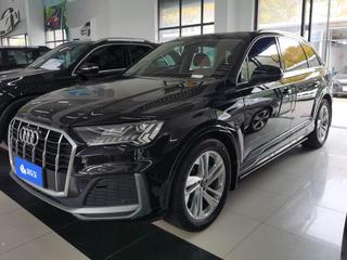 奥迪Q7 45 2.0T 自动 运动型quattro-S-line 