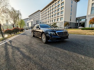 奔驰E级 E300L 2.0T 自动 时尚型 