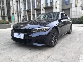 宝马3系 325i 2.0T 自动 M运动曜夜套装 