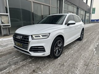 奥迪Q5L 40TFSI 2.0T 自动 改款荣享时尚型 