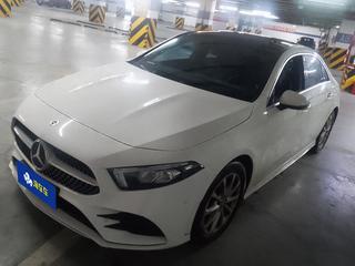 奔驰A级 A200L 1.3T 自动 改款运动轿车动感 