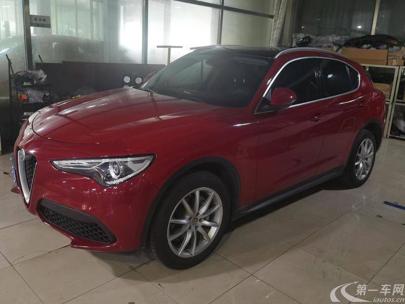 阿尔法罗密欧Stelvio [进口] 2017款 2.0T 自动 豪华版 