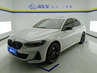 宝马1系 125i 2.0T 自动 M运动曜夜版 