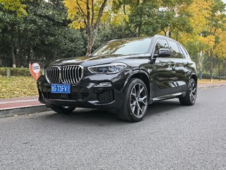 宝马X5 40i 3.0T 自动 尊享型M运动套装 