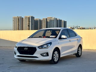 现代瑞纳 1.4L 手动 焕彩版 
