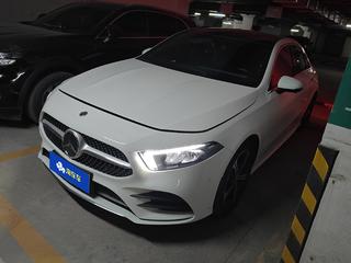 奔驰A级 A200L 1.3T 自动 改款二运动轿车时尚型 