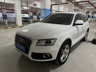 奥迪Q5 40TFSI 2.0T 自动 舒适型 