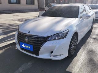 丰田皇冠 2.0T 