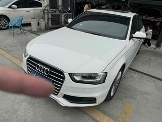 奥迪A4L 35TFSI 2.0T 自动 舒适型典藏版 