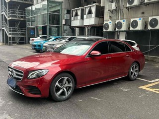 奔驰E级 E300L 2.0T 自动 运动豪华型 