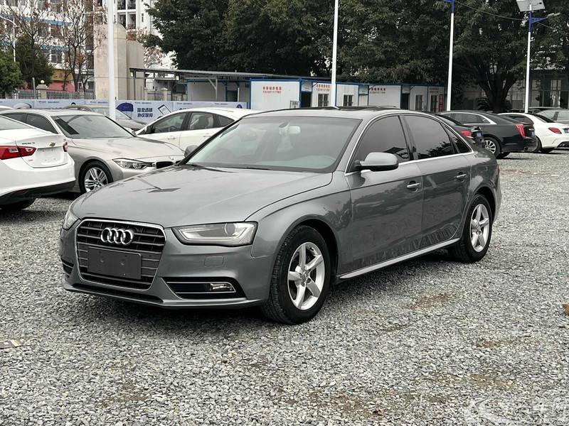 奥迪A4L 2015款 2.0T 自动 标准型 (国Ⅴ) 