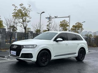 奥迪Q7 2.0T S Line运动型 