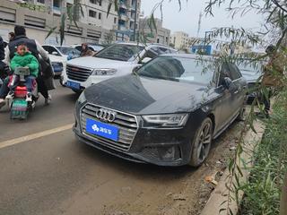 奥迪A4L 40TFSI 