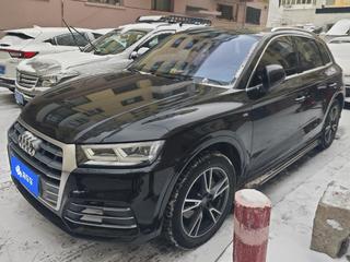 奥迪Q5L 40TFSI 2.0T 自动 荣享时尚型 