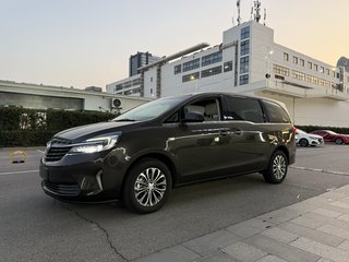 别克GL8 陆上公务舱 2.0T 自动 652T舒适型 