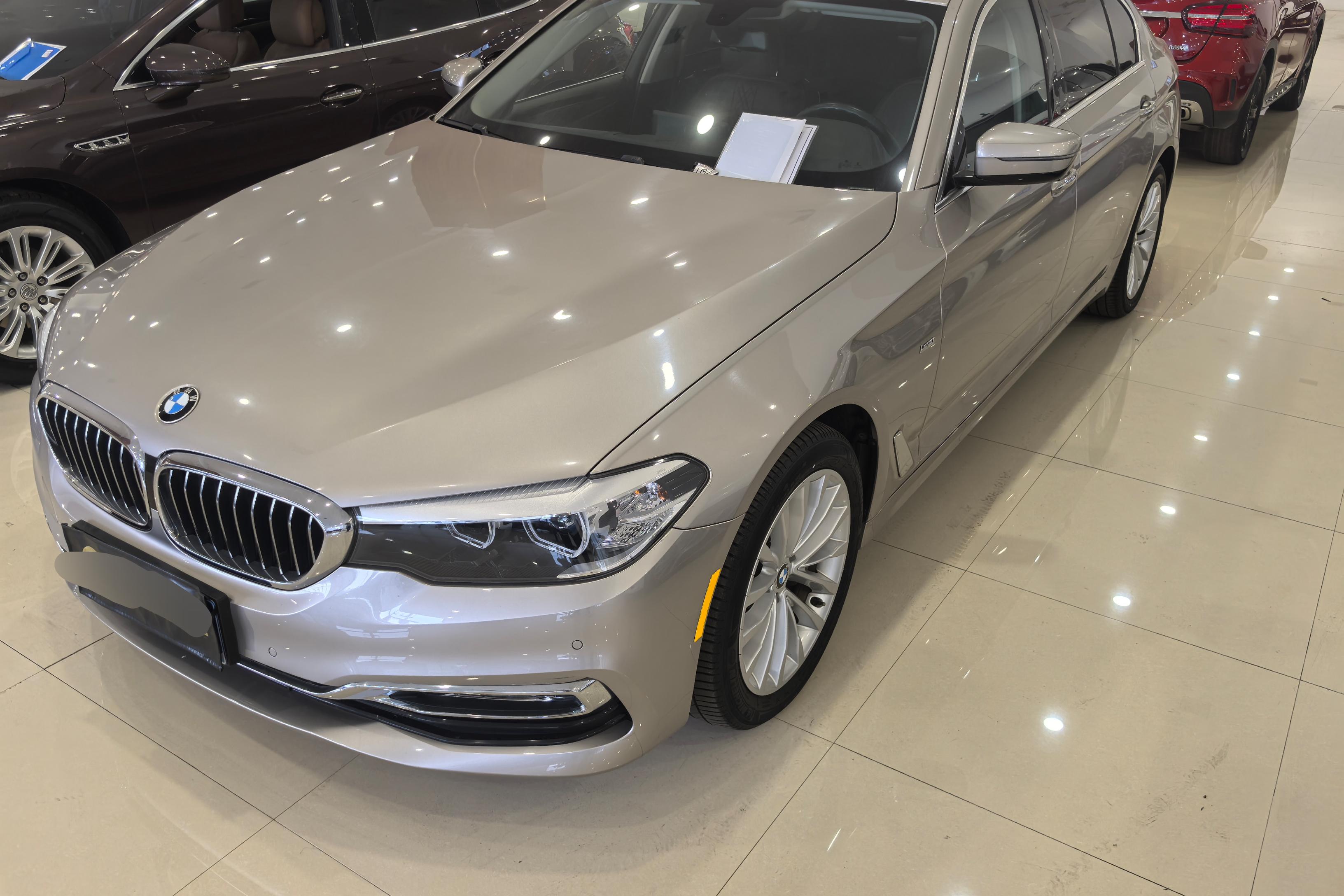 宝马5系 530Li 2018款 2.0T 自动 汽油 xDrive豪华套装改款 价格0万