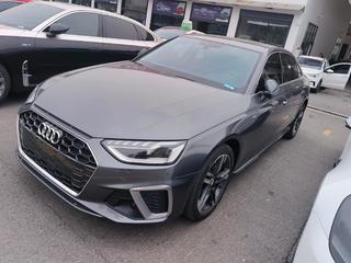 奥迪A4L 40TFSI 2.0T 自动 时尚动感型 