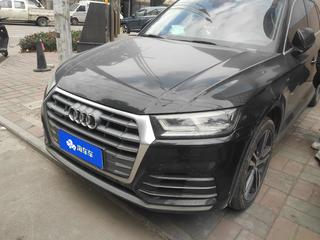 奥迪Q5L 40TFSI 2.0T 自动 荣享时尚型 