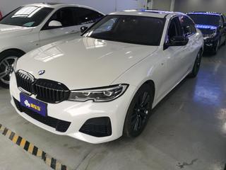 宝马3系 325i 2.0T 自动 M运动曜夜套装 