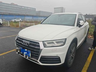 奥迪Q5L 45TFSI 2.0T 自动 尊享风雅型 