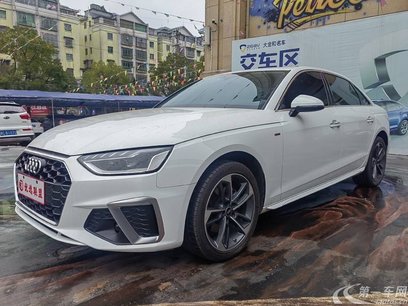 奥迪A4L 2022款 2.0T 自动 豪华动感型 (国Ⅵ) 