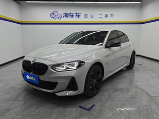 宝马1系 125i 2.0T 自动 M运动曜夜版 